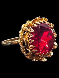 Vintage 1960s Large Gold Tone Red Faceted Glass Rhinestone Statement Ring