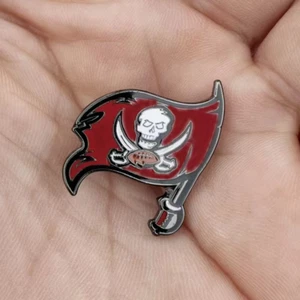 Prendedor con el logotipo del equipo Tampa Bay Buccaneers de la Liga Nacional de Fútbol Americano (NFL) - Imagen 1 de 1
