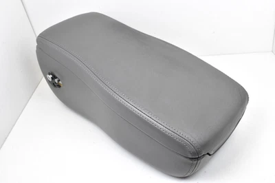 DEFECTO 2000 005 Cadillac DeVille consola central cuero gris banco brazo tapa OEM Foto 1 de 4