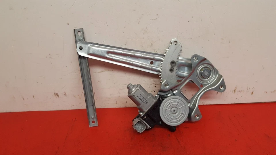 REGULADOR VENTANA NISSAN HOJA + MOTOR LADO PASAJERO TRASERO LH LADO CERCANO 2016 Foto 1 de 4