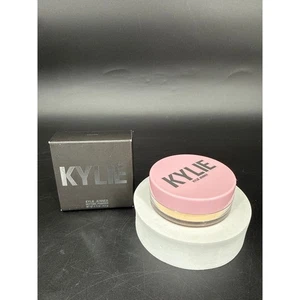 Polvo fijador Kylie Cosmetics “amarillo” - Imagen 1 de 2