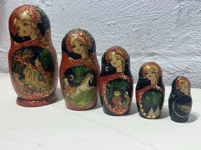 Vintage Stacking Traditional Wood Russian Matryoshka Nesting Dolls Set of 5Pcs - Image 1 of 4
