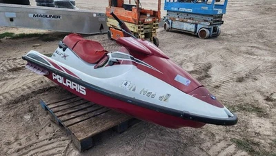 Polaris SLT X Parting Out - Imagem 1 de 3