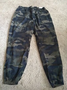 Victoria Secret Pink Camo Easy Jogger Size Large Rare HTF - Picture 1 of 5