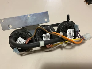BRYANT CARRIER PAYNE HK0NB011 3 STAGE PRESSURE SWITCH BA80012 334358-701 - Picture 1 of 8