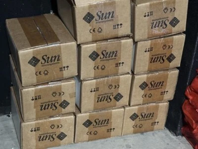 SUN 73GB SAS 10K 2.5" hard drive, including tray - Image 1 of 4