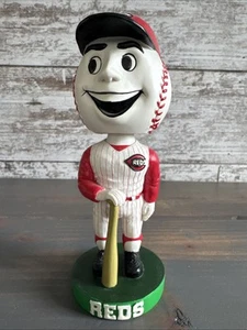 2002 Cincinnati Reds "Mr. Red" Mascot Bobblehead Doll Sam’s - Picture 1 of 2