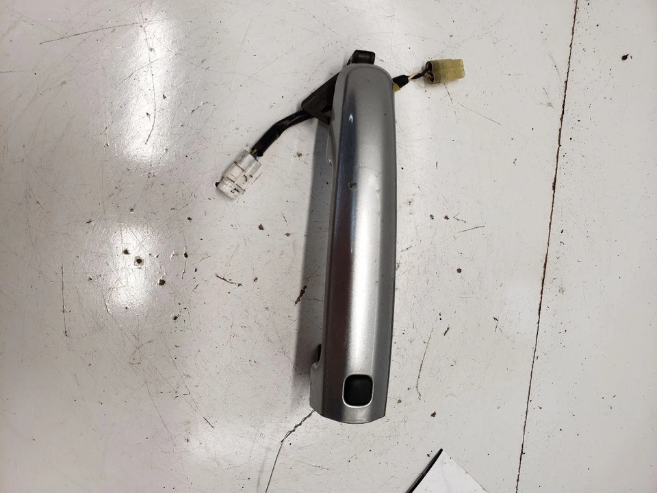 Conjunto exterior manija puerta pasajero pintado se adapta a 10-13 KIZASHI 1369003 Foto 1 de 4