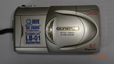 Olympus CAMEDIA D-490 Zoom 2.1MP Digital Camera - Silver - Image 1 of 4