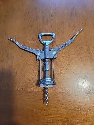 Sacacorchos vintage cromados alados botella de vino y abridor de tapas Foto 1 de 4