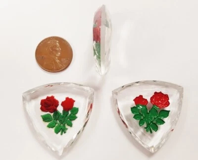 Vintage Cristal Vidrio Rosas Rojas Flores 35mm Triángulo Reverso Intaglio Camafeo 258 Foto 1 de 4