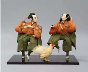 Bambole costume periodo Edo due samurai che ballano e un pollo - Foto 1 di 1