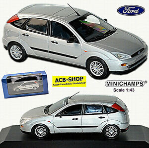 Ford Focus ’98 Limousine 5-türig 1998-2001 Silver Metallic 1:43 Minichamp
