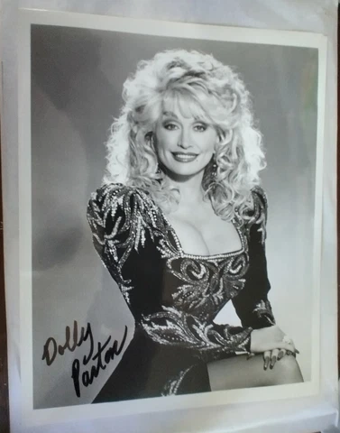 Dolly Parton 10 x 8 Signed Photograph Cover