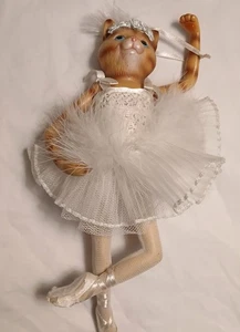 Bailarina gato jengibre atigrado adorno decoración de Navidad - Imagen 1 de 8