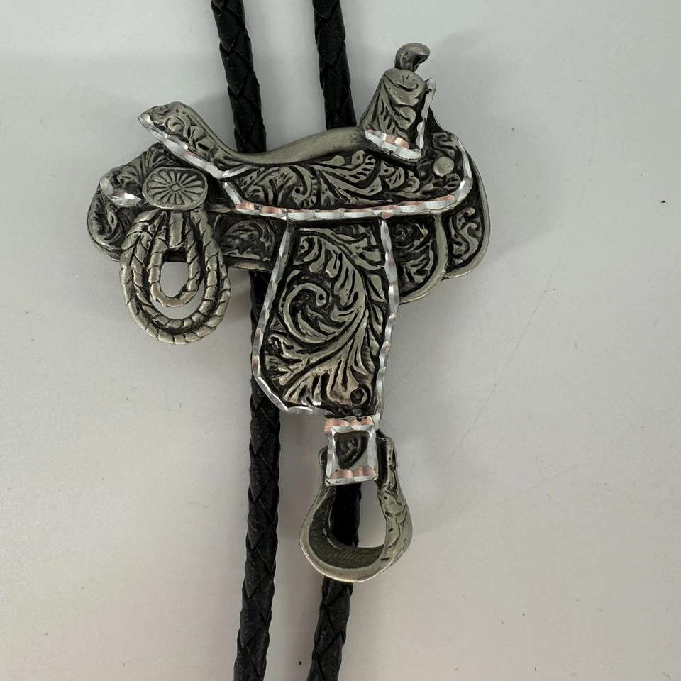 Corbata Lebow Western Saddle Bolo tono plateado para hombre negra puntas de cordón trenzado vaquero Foto 1 de 4