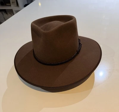 Akubra Cattleman Pure Fur Felt Hat – Size 56cm-Brown – Made in Australia w/ Box - Image 1 of 4