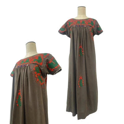 Maxi Vestido Marrón Floral Bordado a Mano Oaxaqueño Años 70 De Colección Foto 1 de 4