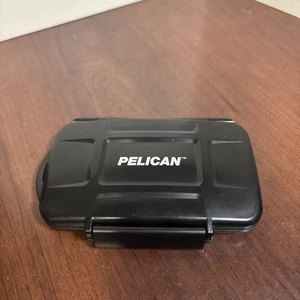 PELICAN 0910-010-110 Black Memory Card Case Used GREAT SHAPE lock protection SD - Picture 1 of 3