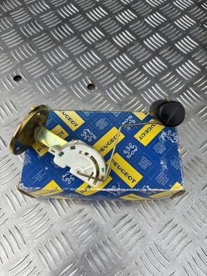 jauge à carburant Jaeger Peugeot J7 - J9  NEUF  d’origine Ref : 1526.52 - Photo 1/4