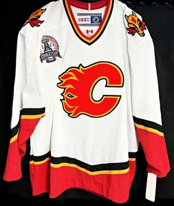 VINTAGE-NWT-2XL CALGARY FLAMES 2004 STANLEY CUP PATCH CCM LICENSED HOCKEY JERSEY - Picture 1 of 3