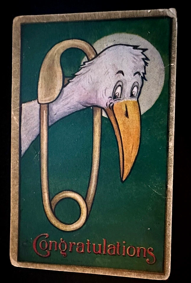 Cigüeña grande con alfiler de seguridad ~ postal de felicitación de anuncio de nacimiento de bebé antiguo ~ b699 Foto 1 de 2