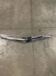 1992 Chrysler Imperial upper grille chrome Mopar - Picture 1 of 8