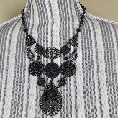 Gótico Negro Crochet Encaje Collar Cortina Cadena 16" Babero Whymsy Gótico Vestido en Niveles Foto 1 de 4