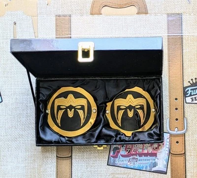 Placas laterales réplica Ultimate Warrior WWE - Buen estado Foto 1 de 4