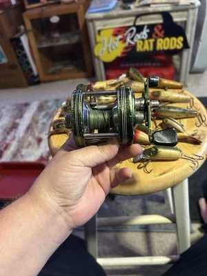 Carrete de pesca vintage Heddon 3200 Mark IV cebo verde fundición Levelwind Japón Foto 1 de 2