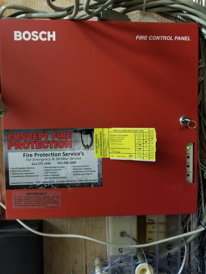 caja vacía rota Foto 1 de 1