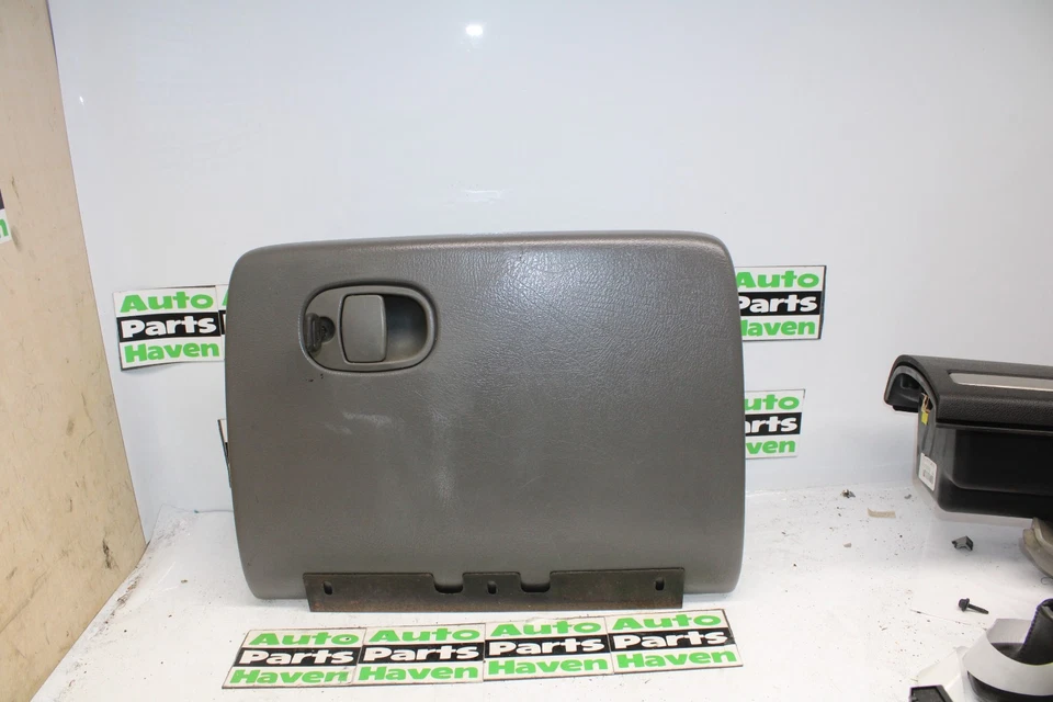 02-05 Trailblazer Envoy - Guantera gris pestillo de puerta y manija desbloqueada con llave Foto 1 de 4