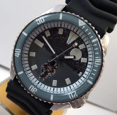 Seiko Ceramic Black Grey Astronaut Spaceman Moon Divers Date Watch Custom 7002 - Image 1 of 4
