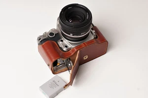 Funda Bolso de Cuero Real Genuino con Media Cámara para Nikon DF Versión Abierta Inferior - Imagen 1 de 9