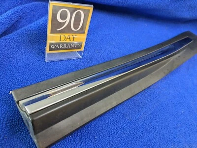 INFINITI FX35 QX70 09-17 OEM ACABAMENTO DE MOLDURA DE PORTA TRASEIRA ESQUERDA DO MOTORISTA cromado inferior - Imagem 1 de 4