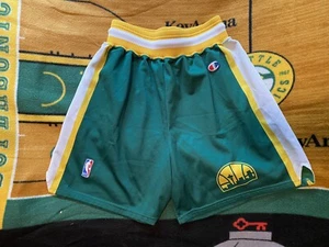 Seattle SuperSonics🏀 Champion replica away green /gold basketball Large shorts - Picture 1 of 2