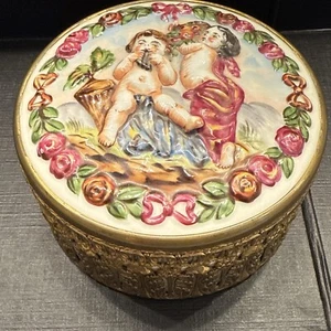 Antique Capodimonte Porcelain Powder/Dresser Box Ormolu Gold Metal Putti Floral - Picture 1 of 7