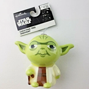Adorno de árbol de Navidad Star Wars Disney Hallmark YODA. Vacaciones. - Imagen 1 de 7