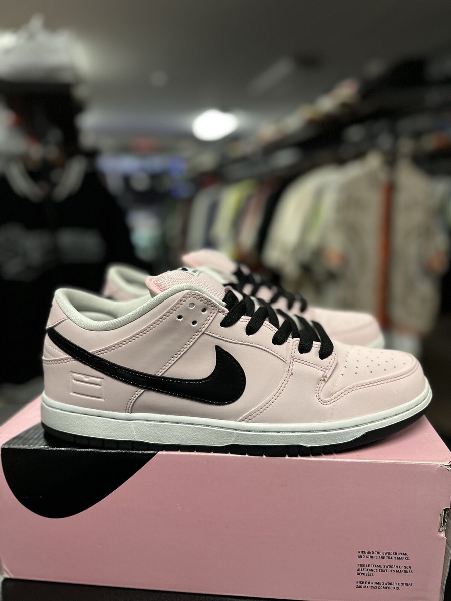 Nike SB Dunk Low Pink Box for Sale - Authenticity Guaranteed Nike SB Dunk Low Pink Box for Sale - Authenticity Guaranteed