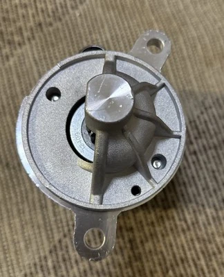 Motor de arranque ACDelco 337-1057 para modelos selecionados Ford Lincoln Mercury 80-91 - Imagem 1 de 4