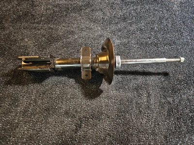 KYB Excel-G 339148 悬架支柱 - 后部适用于 2004 - 2005 雪佛兰 Impala — 第 1/4 张图片