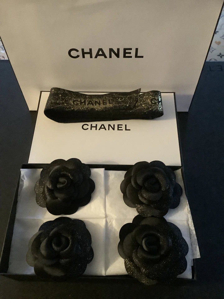 Chanel 4 x Camelia in gift box and 5 metres of Chanel Ribbon (3cm width) - Image 1 of 1