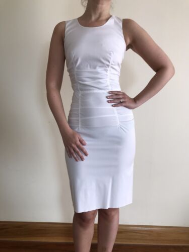 Robe crayon d'été sans manches en coton ruché blanc Prada taille 38 XS