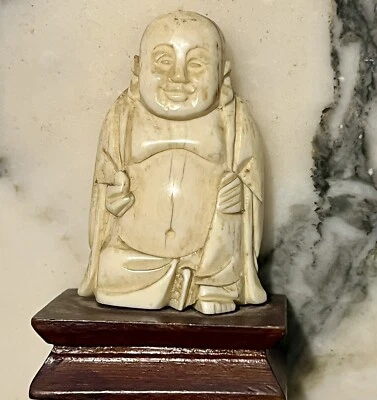 Base de madera tallada a mano Buda riendo escultura miniatura CI 1900 Foto 1 de 4