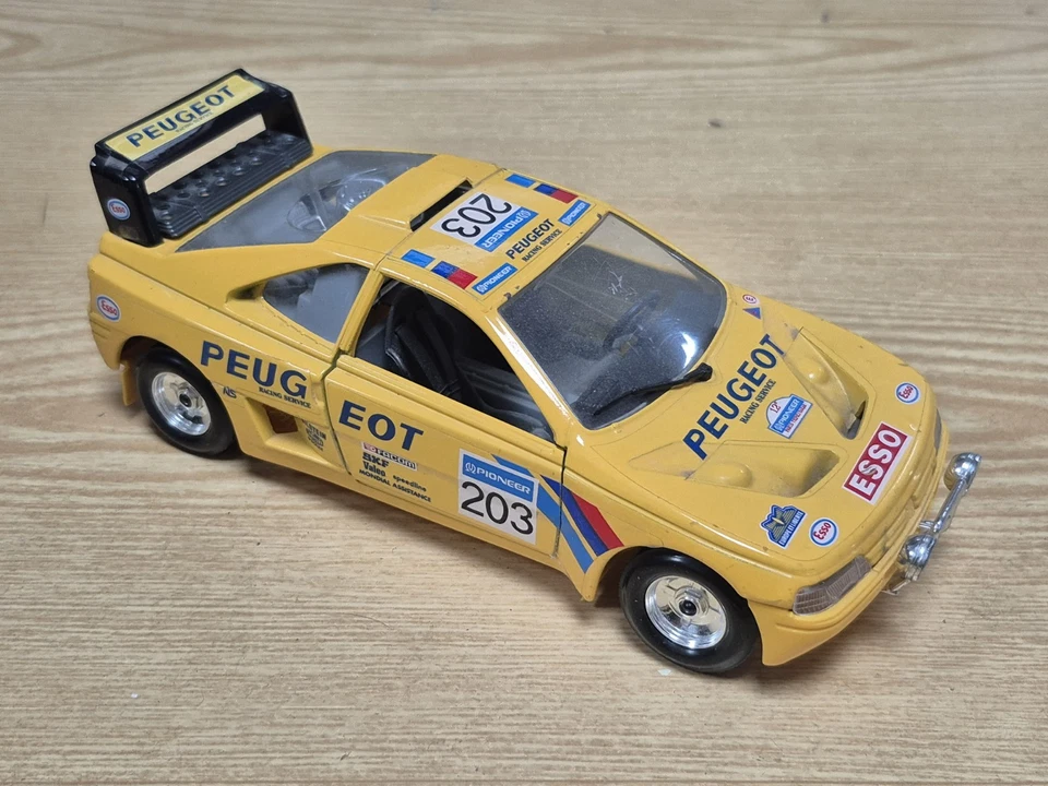 Voiture Miniature Peugeot 405 T16 1/24 Bburago - Photo 1/4