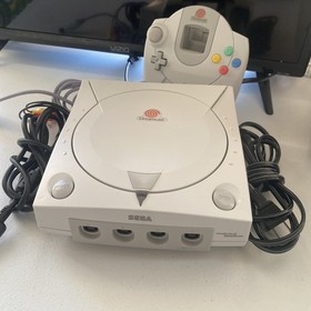 Sega Dreamcast Complete Bundle - Console, Controller And Cords Clean Tested Good