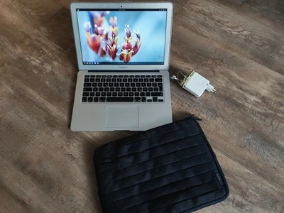 Apple MacBook Air 13 Zoll - i5 8GB RAM 256GB SSD - Neue Batterie! - Bild 1 von 4