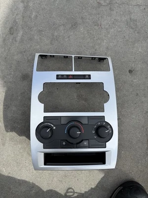 Dodge Charger/Magnum 2008-2010 radio bisel tablero moldura con controles de clima OEM Foto 1 de 3