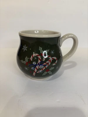 Longaberger Tazas de Navidad Rojo Verde Adorno Corona Medias Palitos de Menta Foto 1 de 4