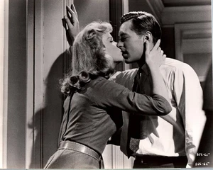 John Kerr + Anne Francis en el cielo lleno de gente (1960) ❤ Foto de colección 962K - Imagen 1 de 2